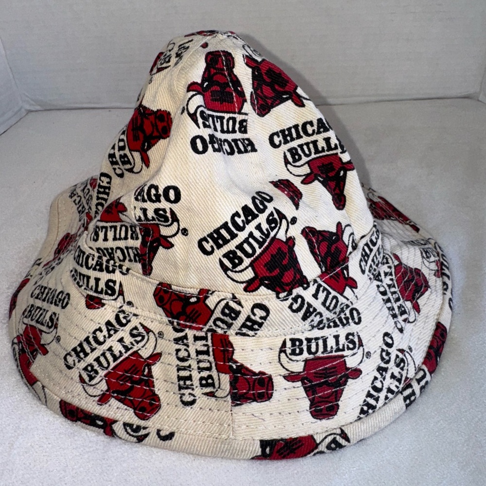 Vintage Chicago Bulls Deadstock Canvas Cream Red Black Bucket Hat Size Large